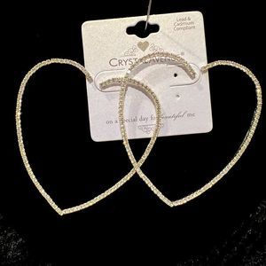 NWT Sparkling Clear Rhinestone Pierced Heart Earrings Super Lightweight
